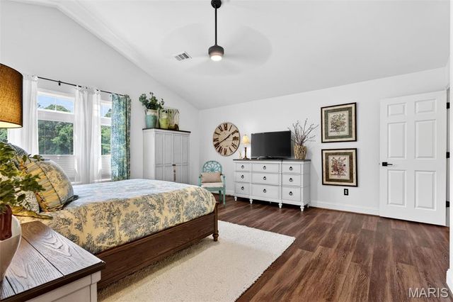 16 Ginger Creek Drive, Glen Carbon, IL 62034