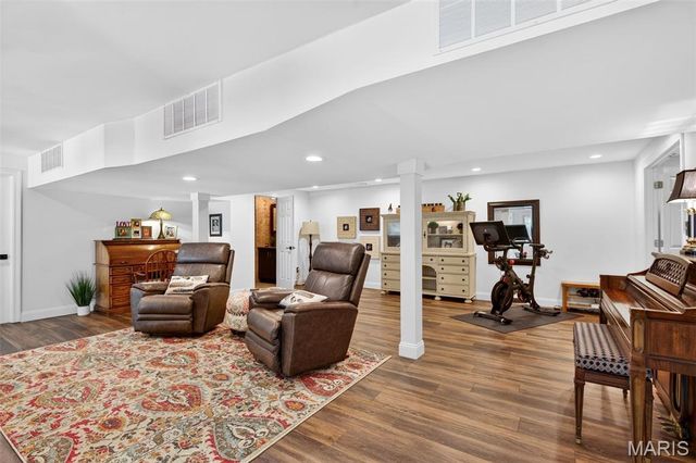 16 Ginger Creek Drive, Glen Carbon, IL 62034