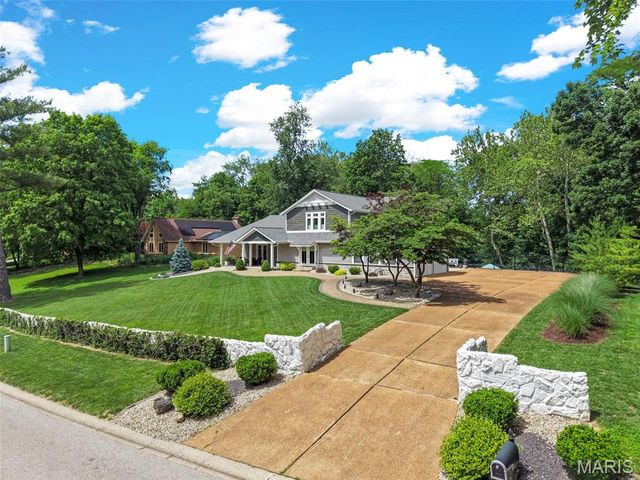 16 Ginger Creek Drive, Glen Carbon, IL 62034