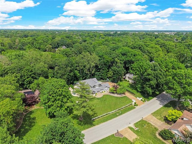 16 Ginger Creek Drive, Glen Carbon, IL 62034