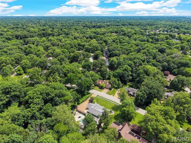 16 Ginger Creek Drive, Glen Carbon, IL 62034