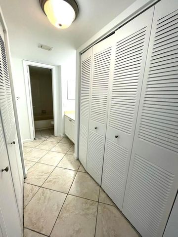 711 N PINE ISLAND Road 305, Plantation, FL 33324