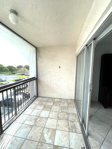 711 N PINE ISLAND Road 305, Plantation, FL 33324