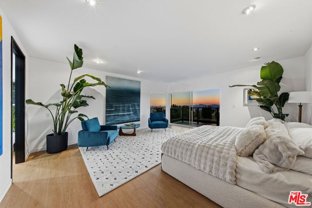 5690 Hill Oak Drive, Los Angeles, CA 90068