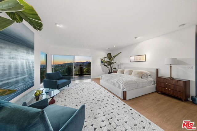 5690 Hill Oak Drive, Los Angeles, CA 90068