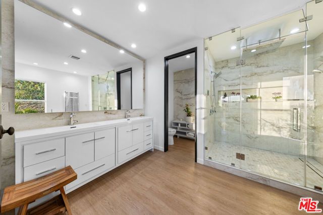 5690 Hill Oak Drive, Los Angeles, CA 90068