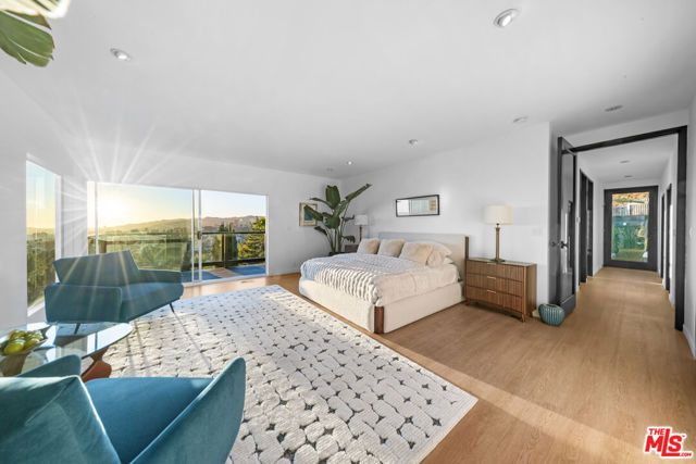 5690 Hill Oak Drive, Los Angeles, CA 90068