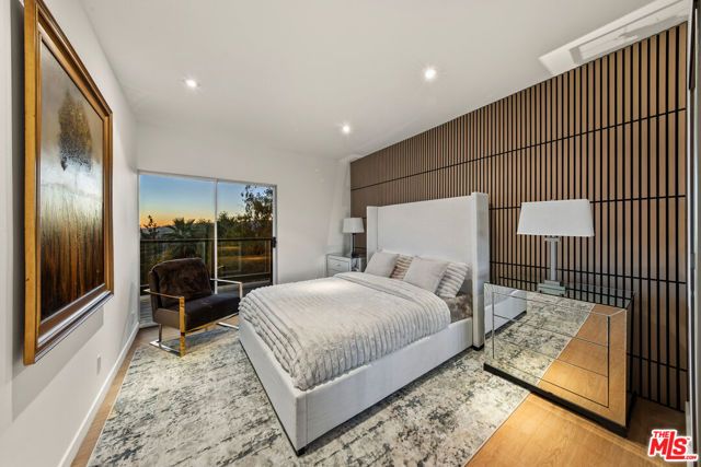 5690 Hill Oak Drive, Los Angeles, CA 90068