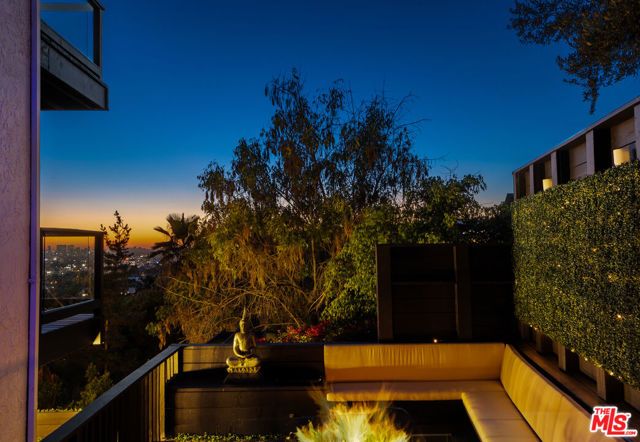 5690 Hill Oak Drive, Los Angeles, CA 90068