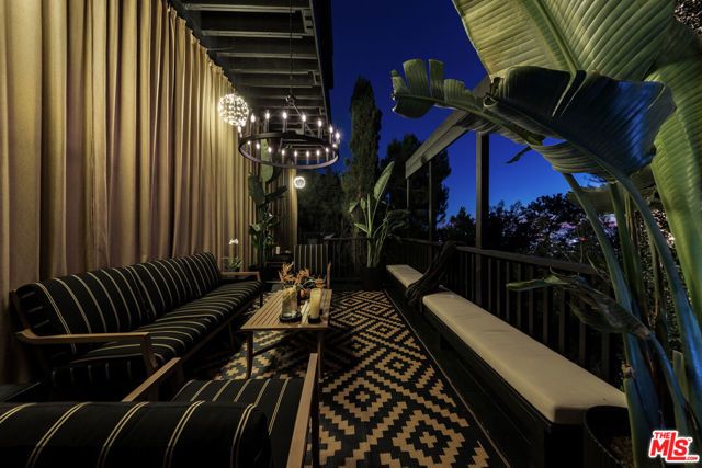 5690 Hill Oak Drive, Los Angeles, CA 90068