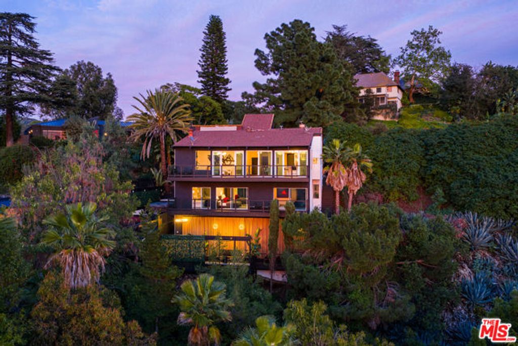 5690 Hill Oak Drive, Los Angeles, CA 90068