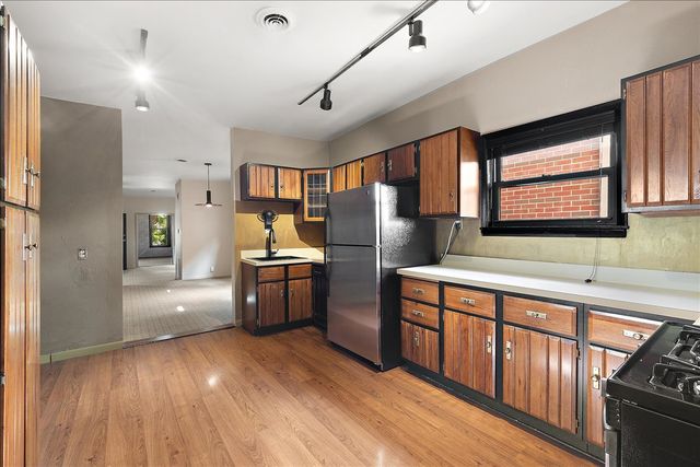 3640 S Lowe Avenue, Chicago, IL 60609