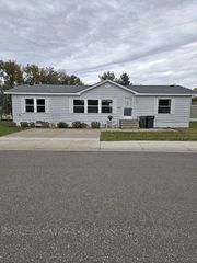 10267 Pierce Place NE, Blaine, MN 55434