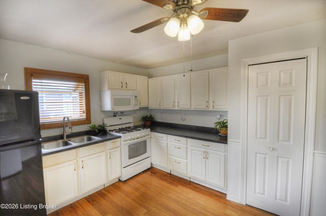 5404 Maryman Rd, Louisville, KY 40258