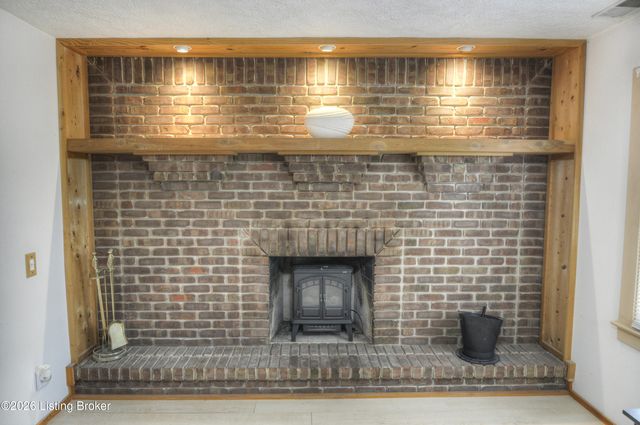 5404 Maryman Rd, Louisville, KY 40258