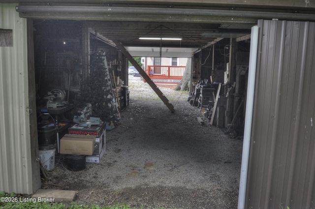 5404 Maryman Rd, Louisville, KY 40258