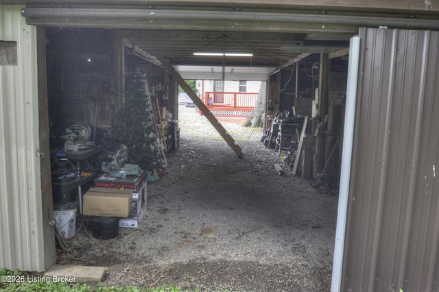 5404 Maryman Rd, Louisville, KY 40258