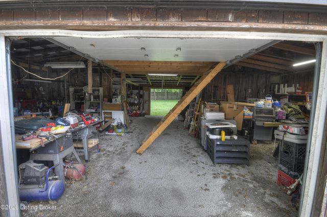 5404 Maryman Rd, Louisville, KY 40258