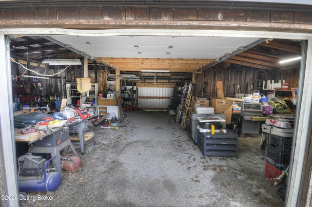 5404 Maryman Rd, Louisville, KY 40258