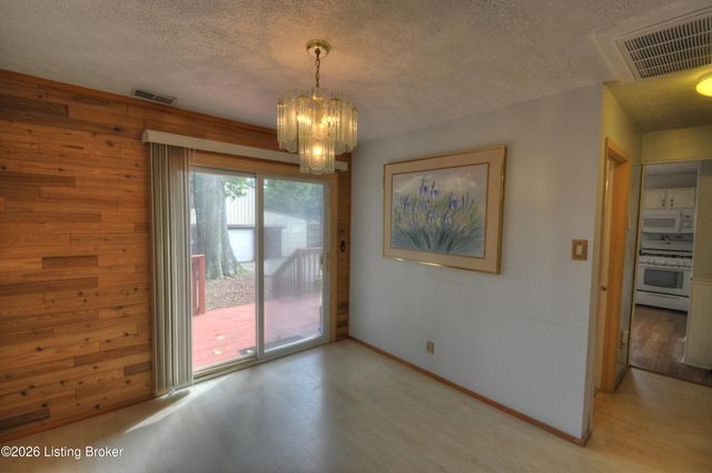 5404 Maryman Rd, Louisville, KY 40258