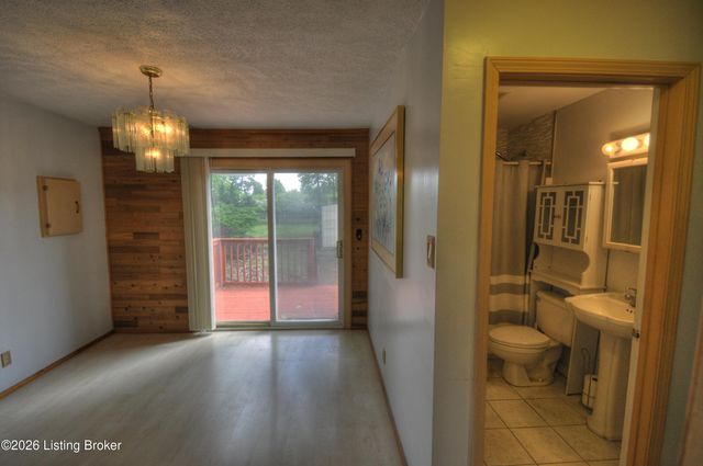 5404 Maryman Rd, Louisville, KY 40258