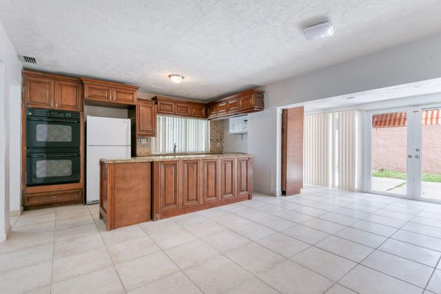 8424 SW 102nd Pl, Miami, FL 33173