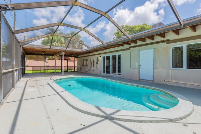 8424 SW 102nd Pl, Miami, FL 33173
