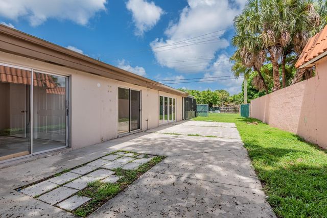 8424 SW 102nd Pl, Miami, FL 33173