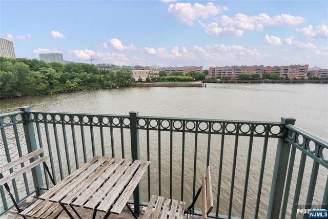 148 The Promenade, Edgewater, NJ 07020