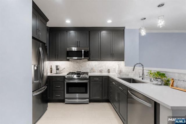 148 The Promenade, Edgewater, NJ 07020
