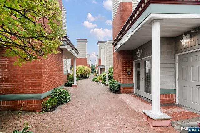 148 The Promenade, Edgewater, NJ 07020