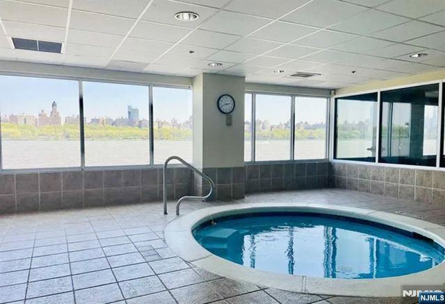 148 The Promenade, Edgewater, NJ 07020