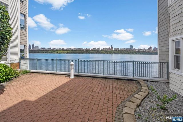 148 The Promenade, Edgewater, NJ 07020