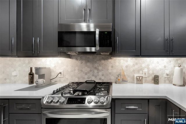 148 The Promenade, Edgewater, NJ 07020