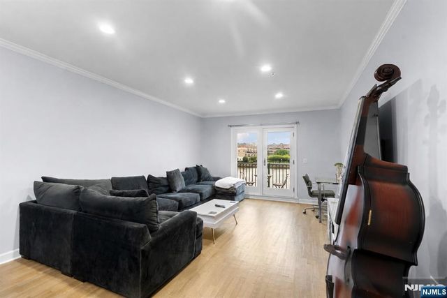 148 The Promenade, Edgewater, NJ 07020