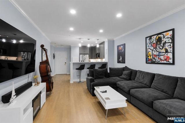 148 The Promenade, Edgewater, NJ 07020