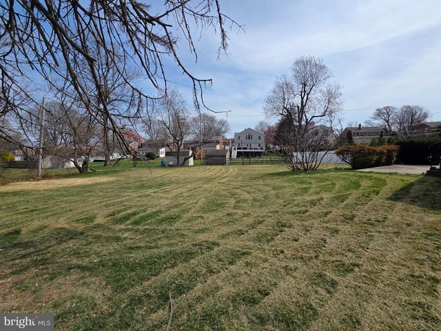 811 COPPOCK LN, Springfield, PA 19064