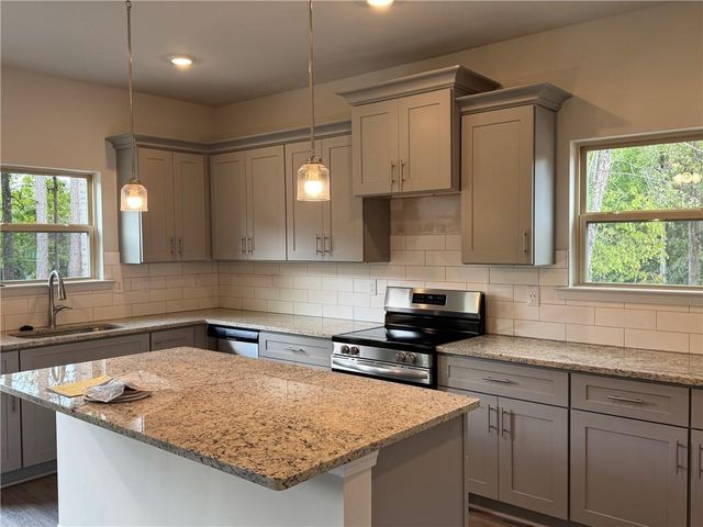 216 Magnolia Villas Drive, Cornelia, GA 30531