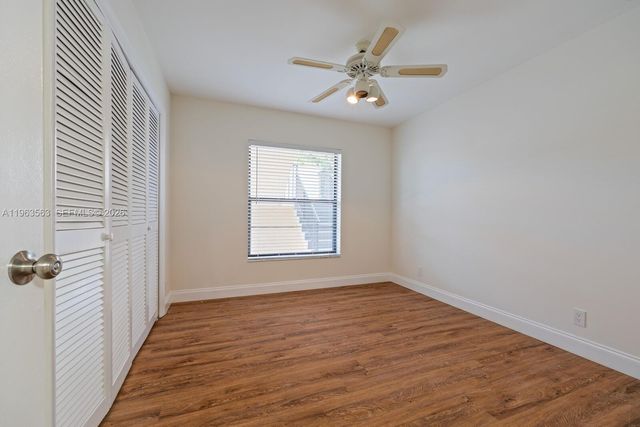 200 Gate Rd 102, Hollywood, FL 33024