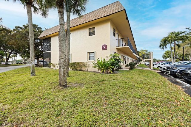 200 Gate Rd 102, Hollywood, FL 33024