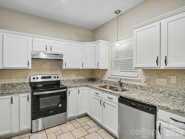 7524 Grabill Drive, Charlotte, NC 28269