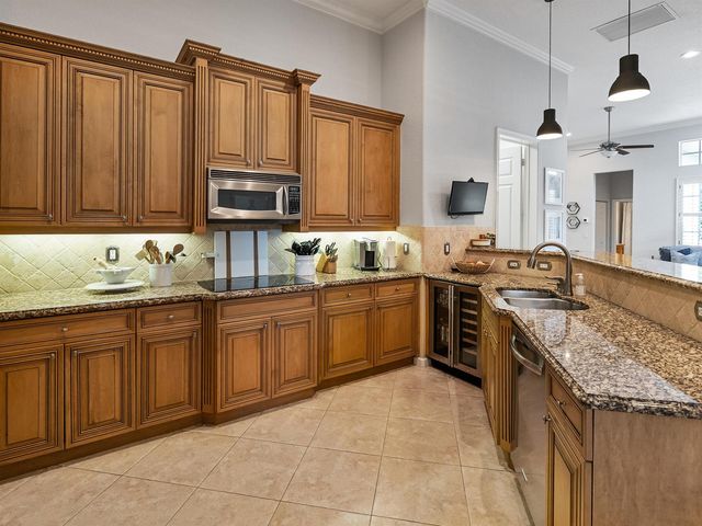 175 Via Rosina, Jupiter, FL 33458