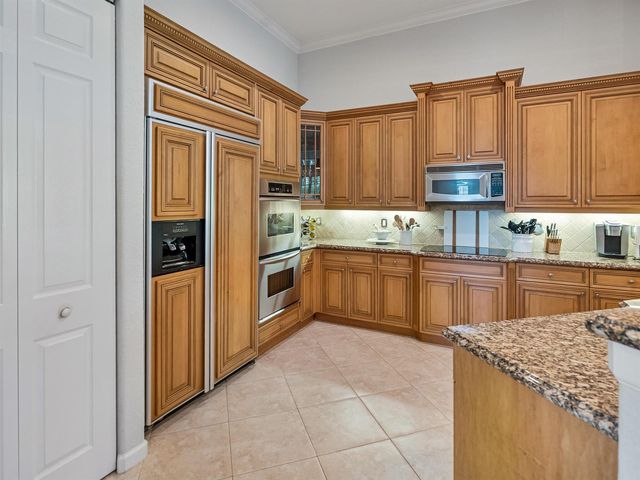 175 Via Rosina, Jupiter, FL 33458