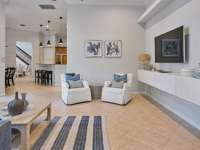 175 Via Rosina, Jupiter, FL 33458