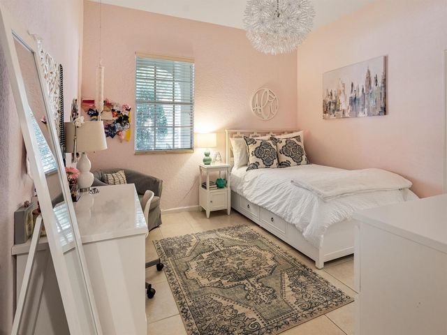 175 Via Rosina, Jupiter, FL 33458