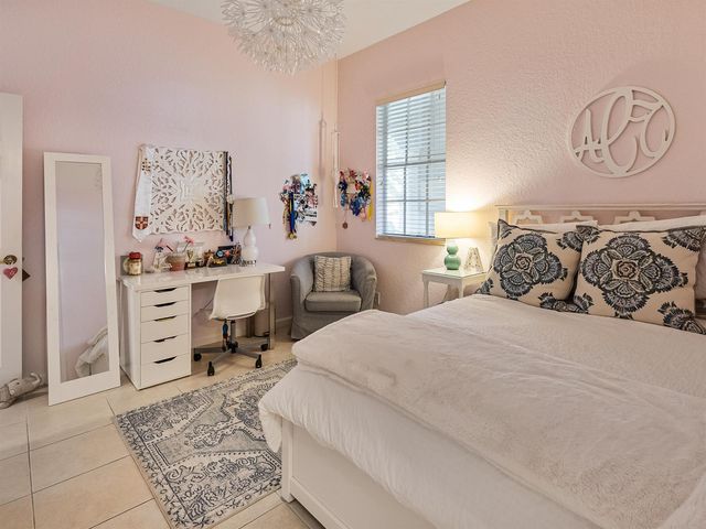 175 Via Rosina, Jupiter, FL 33458