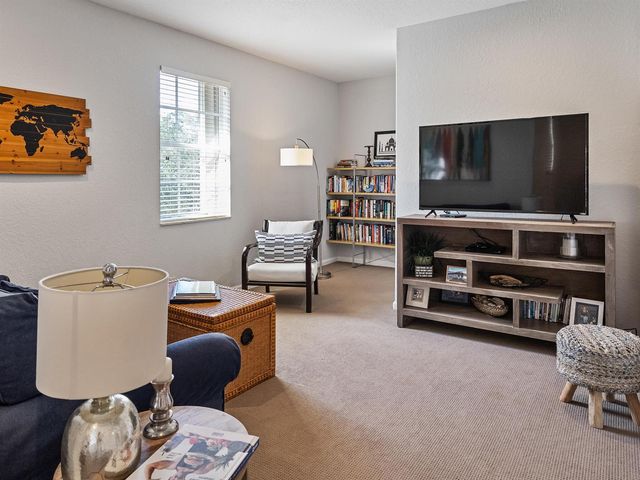 175 Via Rosina, Jupiter, FL 33458