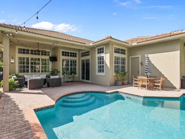 175 Via Rosina, Jupiter, FL 33458