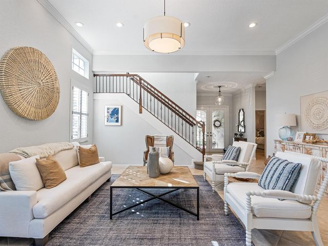 175 Via Rosina, Jupiter, FL 33458