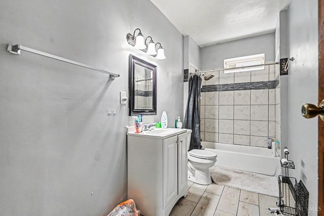 3566 Vine Street, Cincinnati, OH 45220
